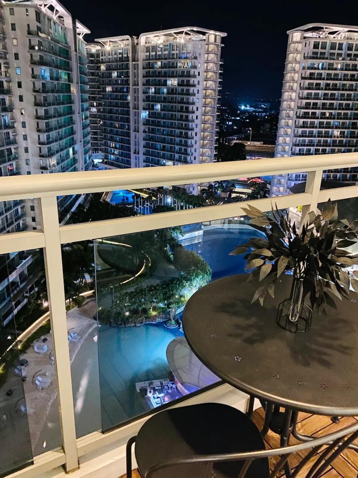 Beach Front Living In The Heart Of The City, Azure Residences Manila Exterior foto